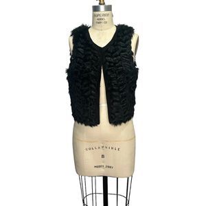 BCBGengeration Black faux-fur vest Size Medium